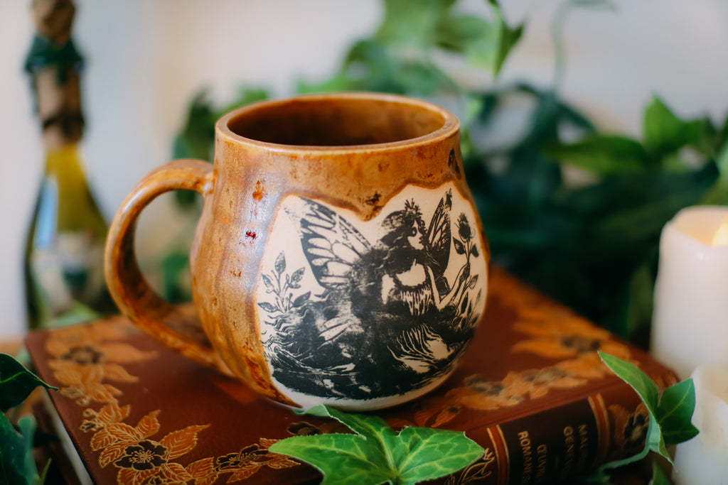 Grande tasse en grès « fée des fleurs »